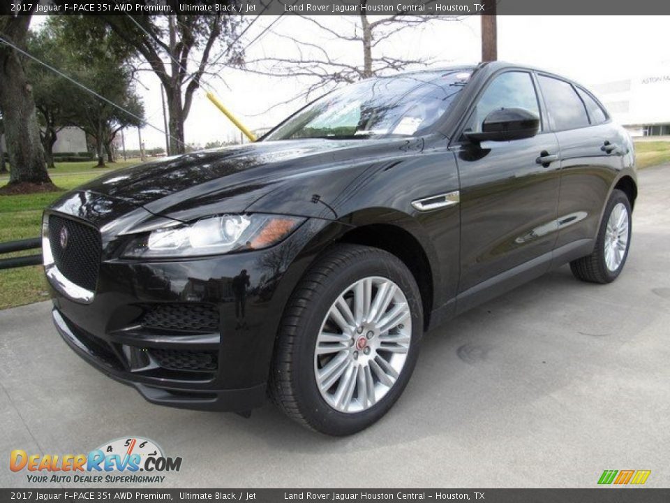 Front 3/4 View of 2017 Jaguar F-PACE 35t AWD Premium Photo #10