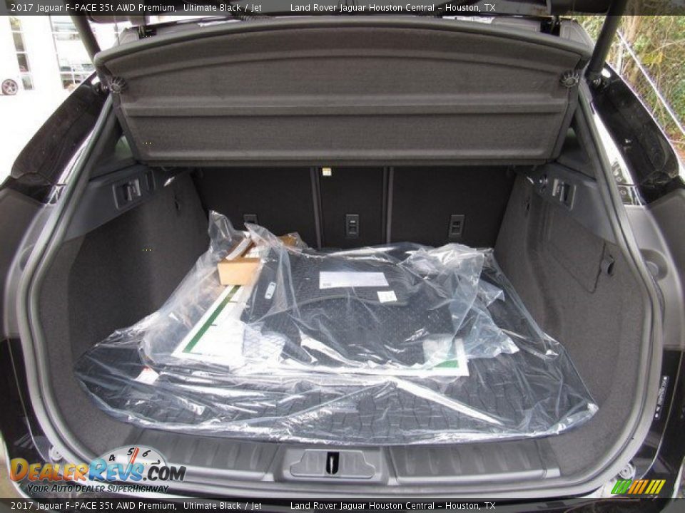 2017 Jaguar F-PACE 35t AWD Premium Trunk Photo #16