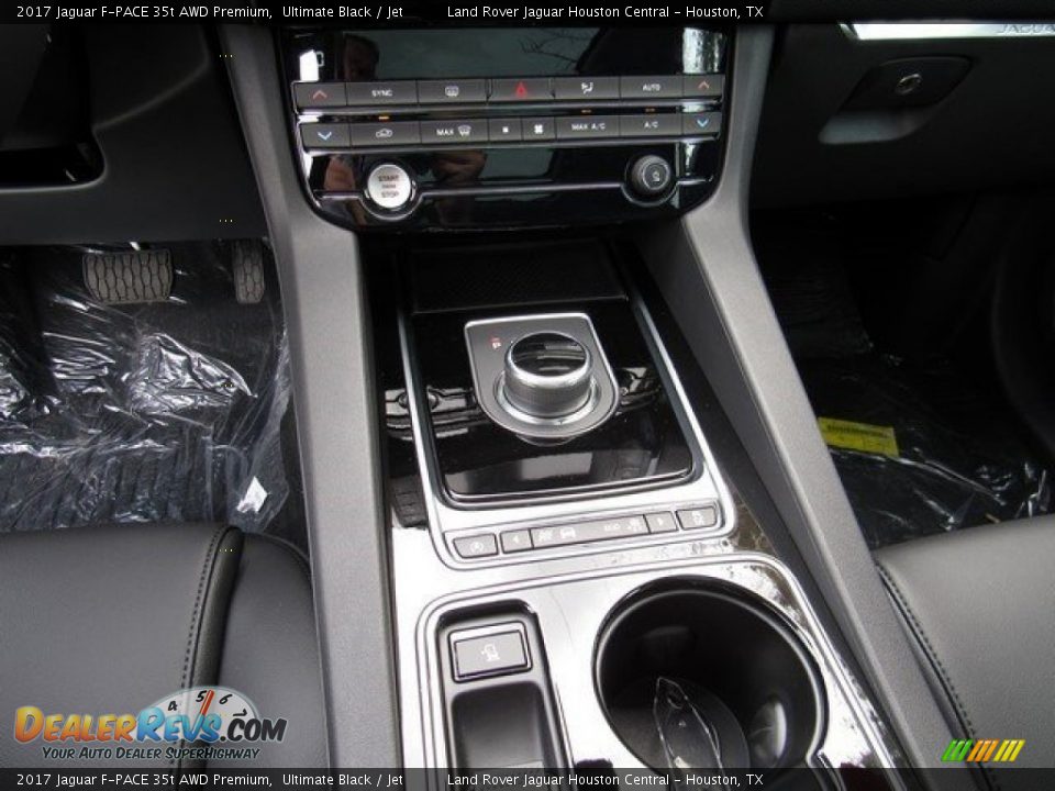 2017 Jaguar F-PACE 35t AWD Premium Shifter Photo #19
