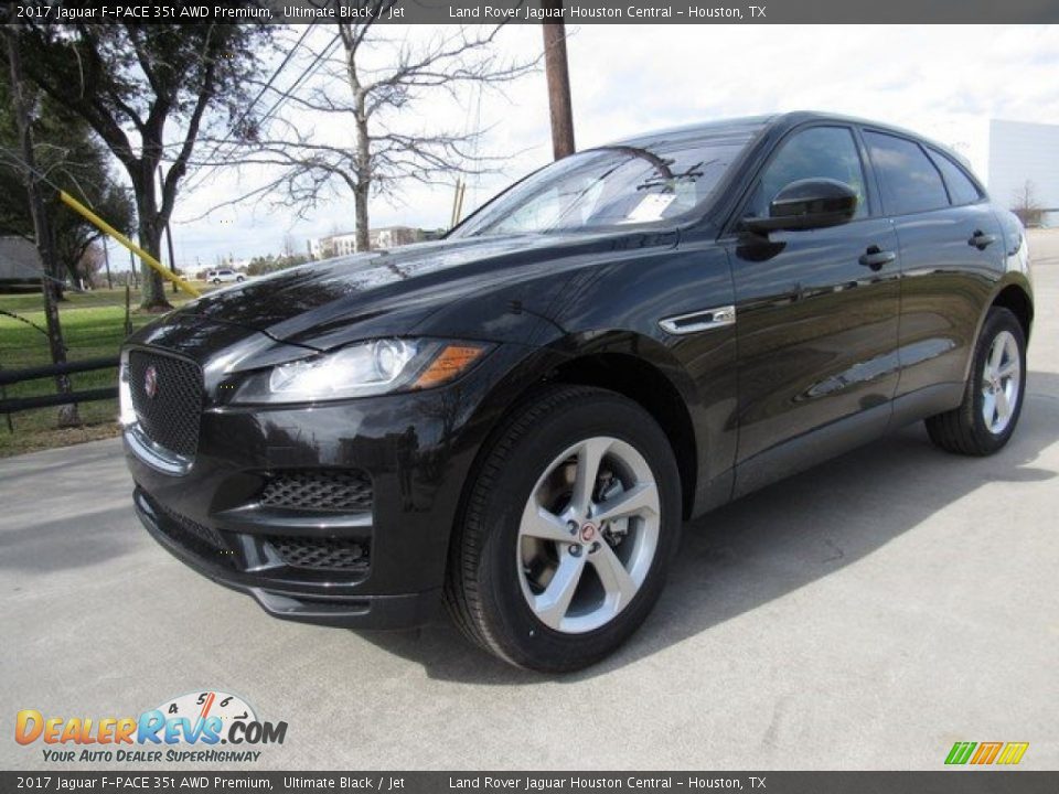 Front 3/4 View of 2017 Jaguar F-PACE 35t AWD Premium Photo #10