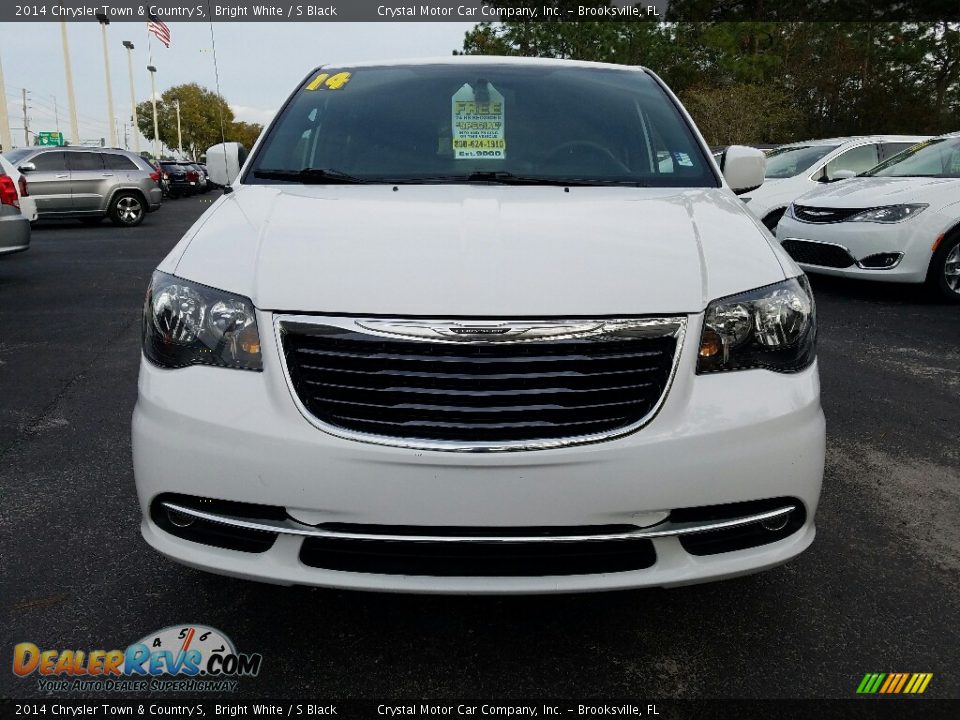 2014 Chrysler Town & Country S Bright White / S Black Photo #8