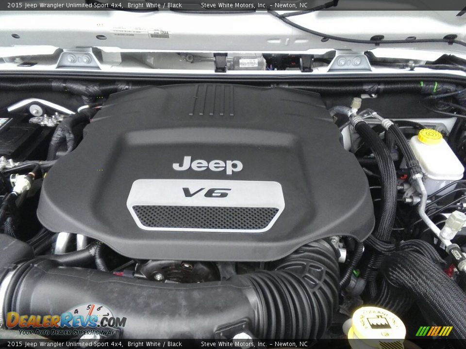 2015 Jeep Wrangler Unlimited Sport 4x4 Bright White / Black Photo #23
