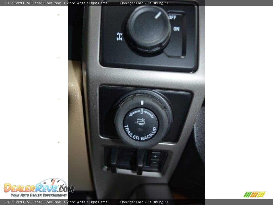 Controls of 2017 Ford F150 Lariat SuperCrew Photo #22