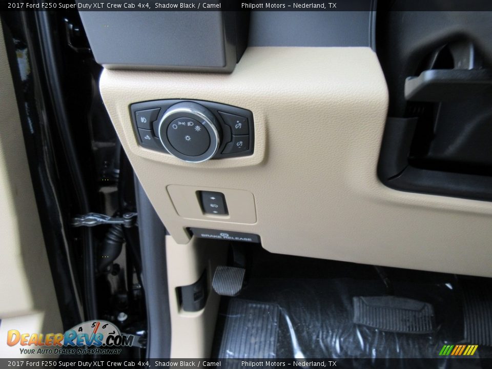 2017 Ford F250 Super Duty XLT Crew Cab 4x4 Shadow Black / Camel Photo #34