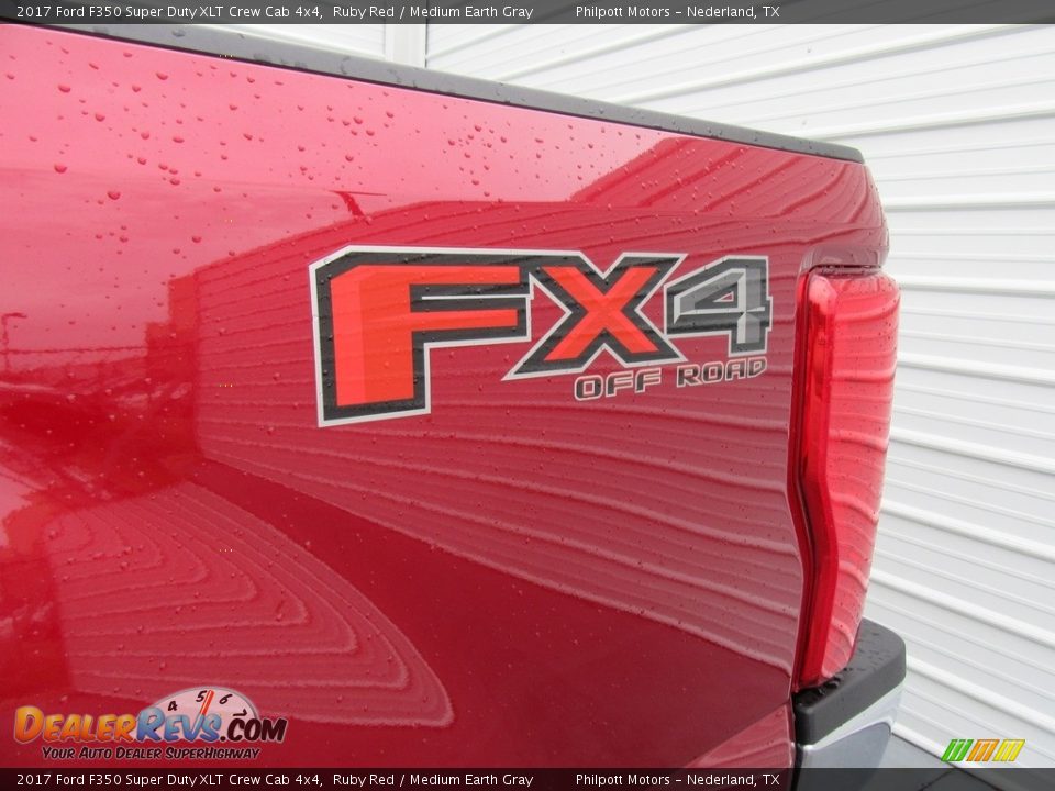 2017 Ford F350 Super Duty XLT Crew Cab 4x4 Logo Photo #17