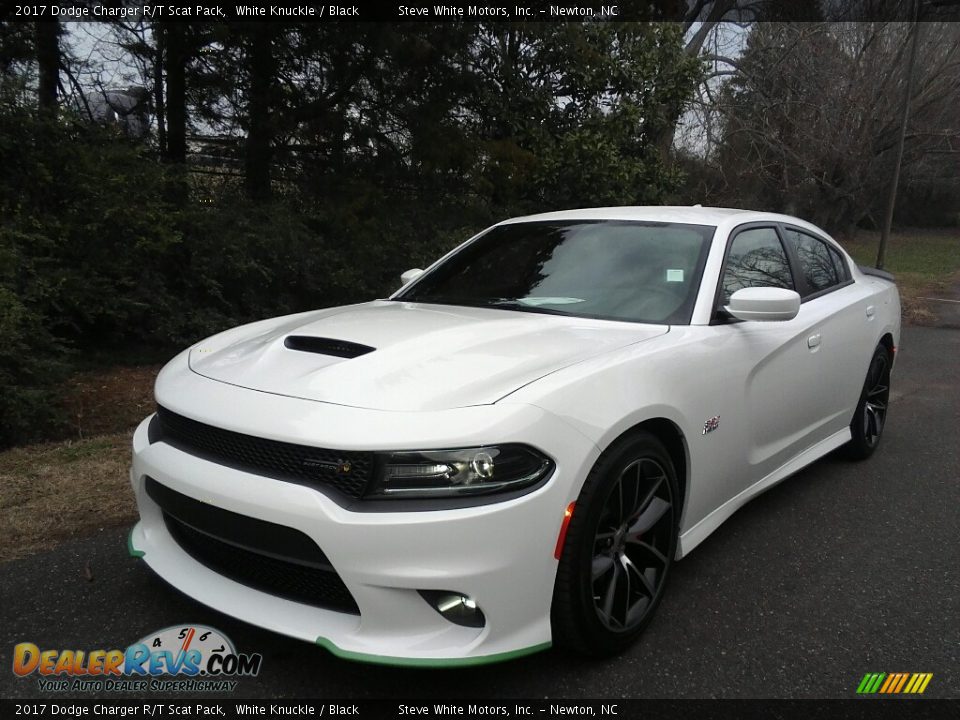 Front 3/4 View of 2017 Dodge Charger R/T Scat Pack Photo #2
