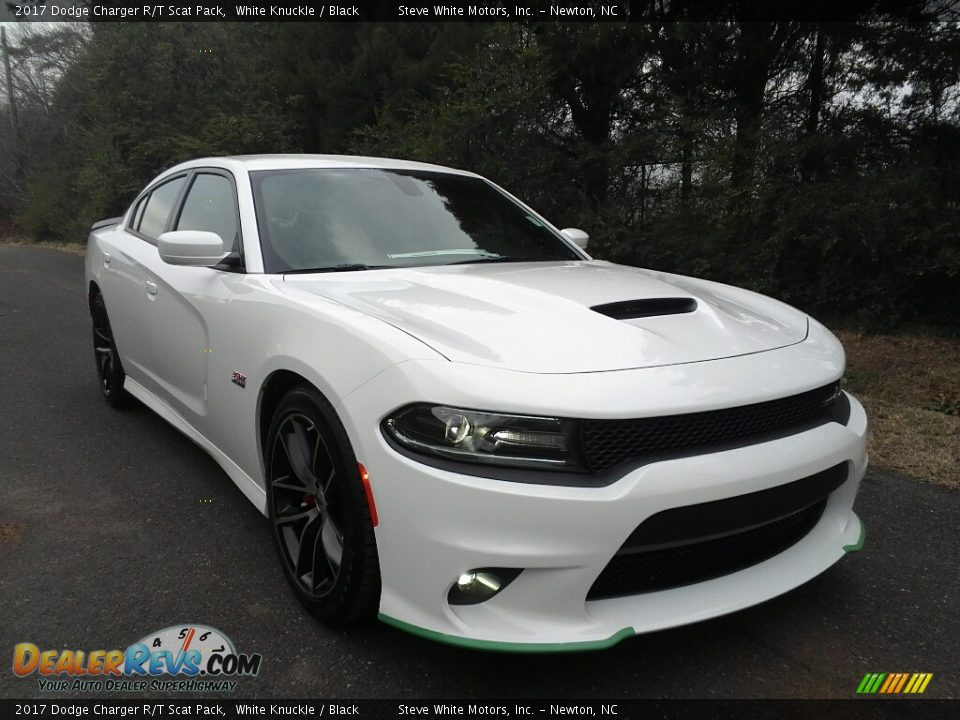 Front 3/4 View of 2017 Dodge Charger R/T Scat Pack Photo #4