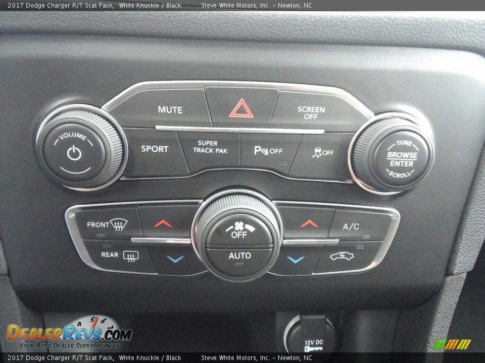 Controls of 2017 Dodge Charger R/T Scat Pack Photo #22