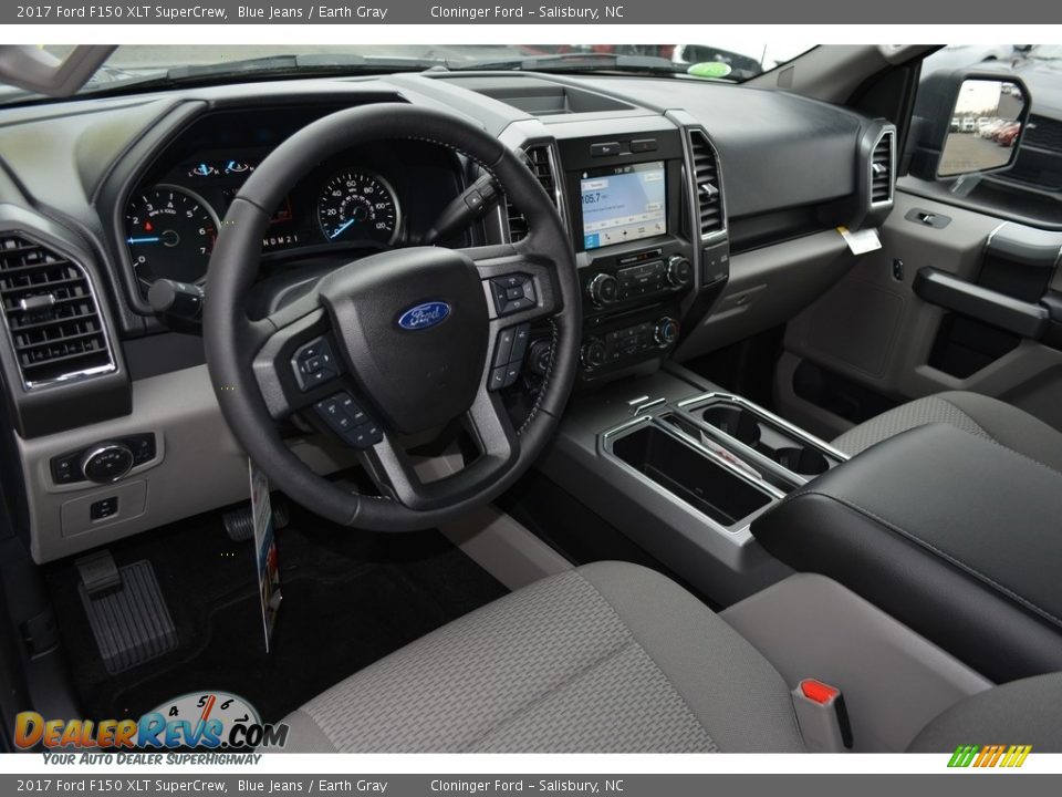 Earth Gray Interior - 2017 Ford F150 XLT SuperCrew Photo #7