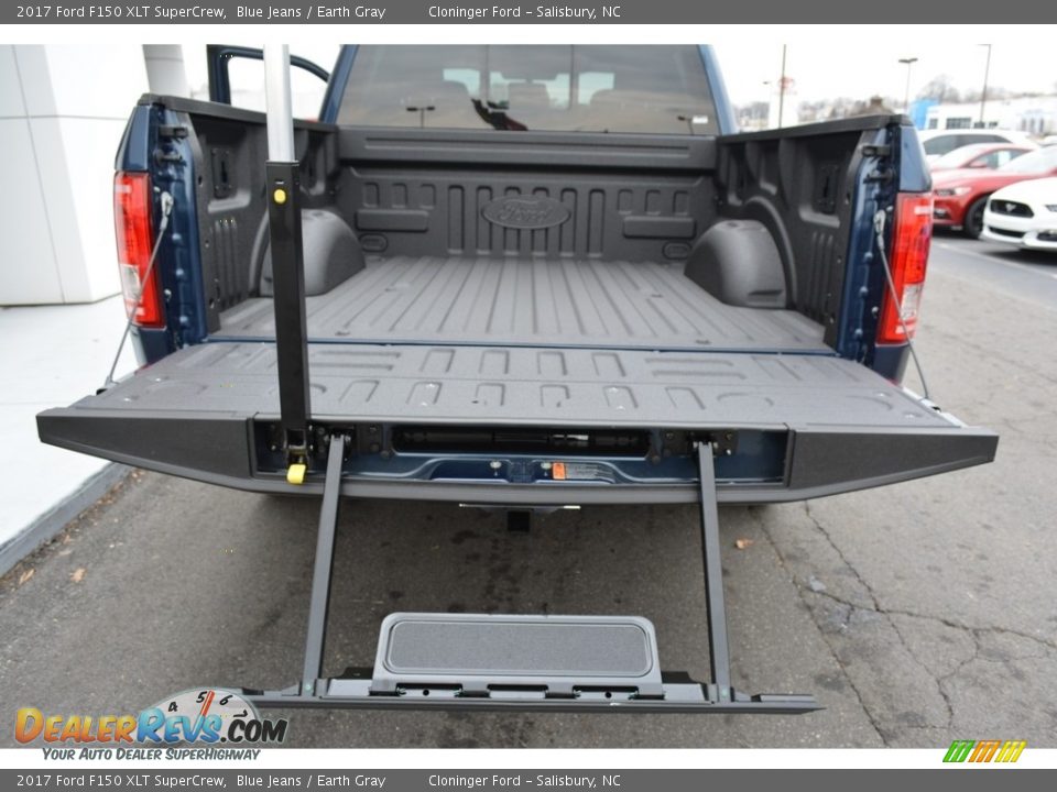 2017 Ford F150 XLT SuperCrew Blue Jeans / Earth Gray Photo #9