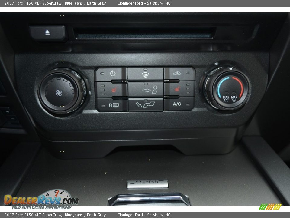 Controls of 2017 Ford F150 XLT SuperCrew Photo #15