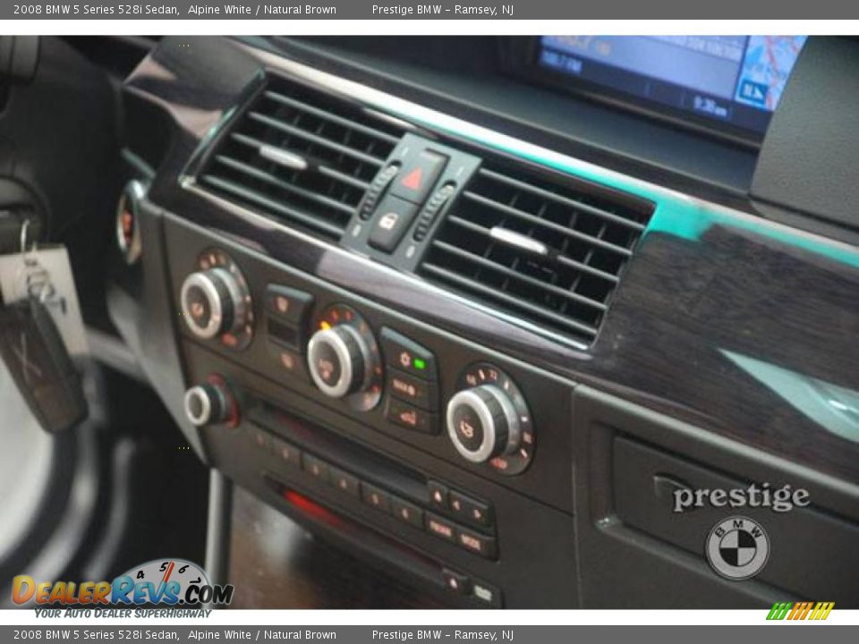 2008 BMW 5 Series 528i Sedan Alpine White / Natural Brown Photo #18