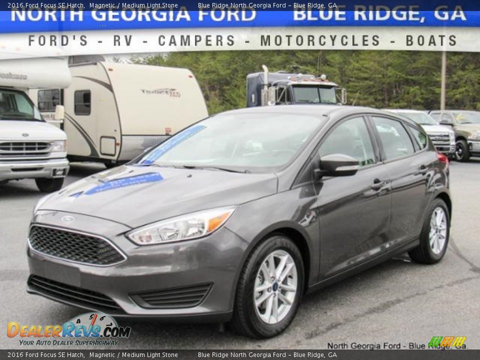 2016 Ford Focus SE Hatch Magnetic / Medium Light Stone Photo #1