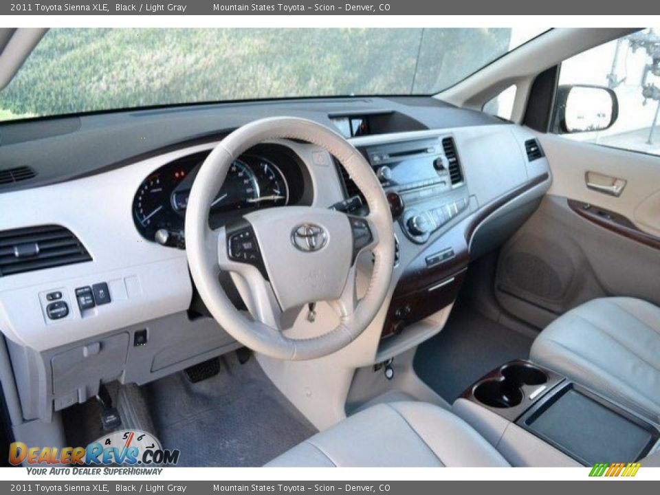 2011 Toyota Sienna XLE Black / Light Gray Photo #10