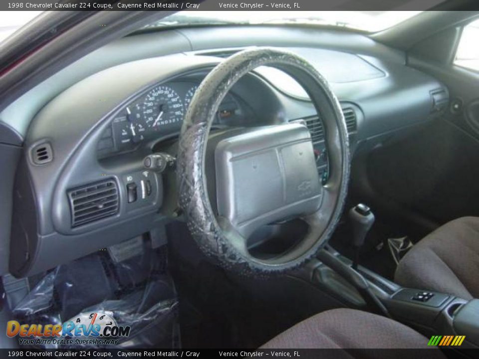 1998 Chevrolet Cavalier Z24 Coupe Cayenne Red Metallic / Gray Photo #12