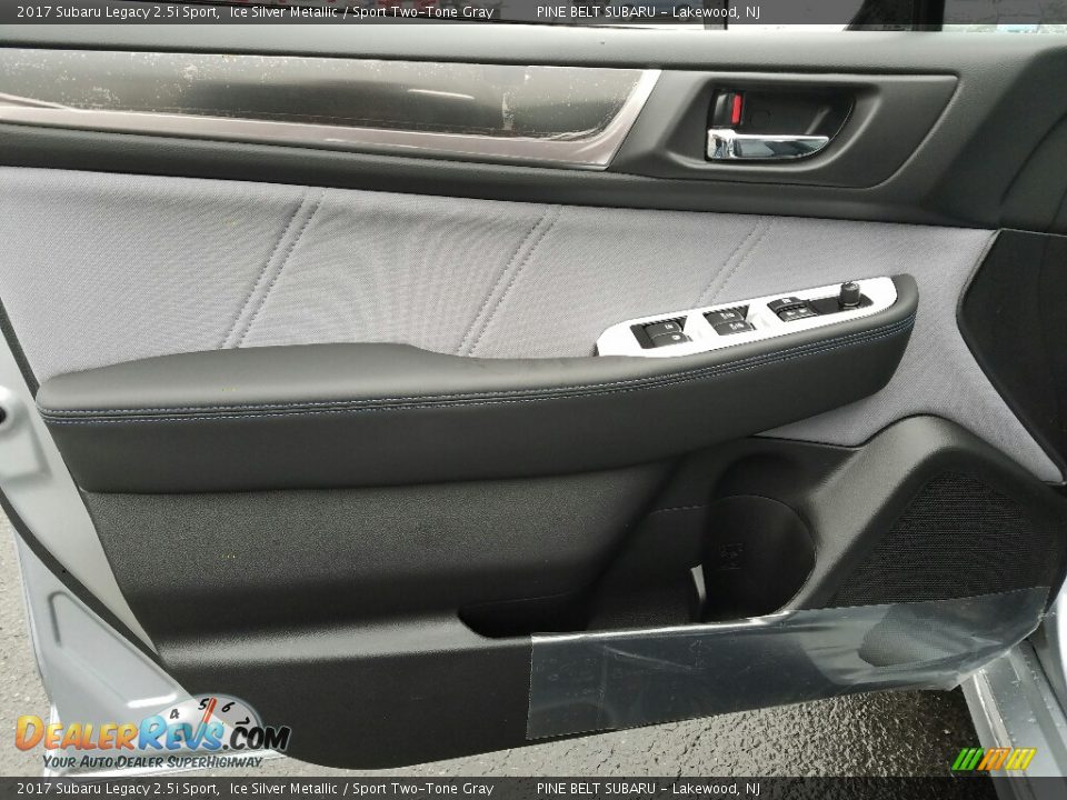 2017 Subaru Legacy 2.5i Sport Ice Silver Metallic / Sport Two-Tone Gray Photo #6
