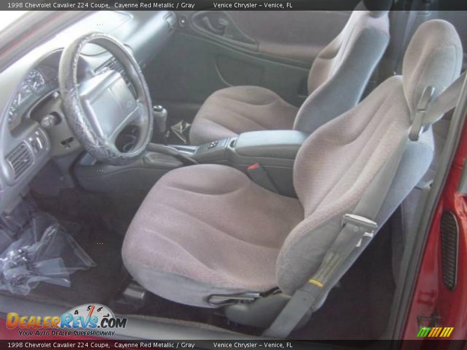 1998 Chevrolet Cavalier Z24 Coupe Cayenne Red Metallic / Gray Photo #17