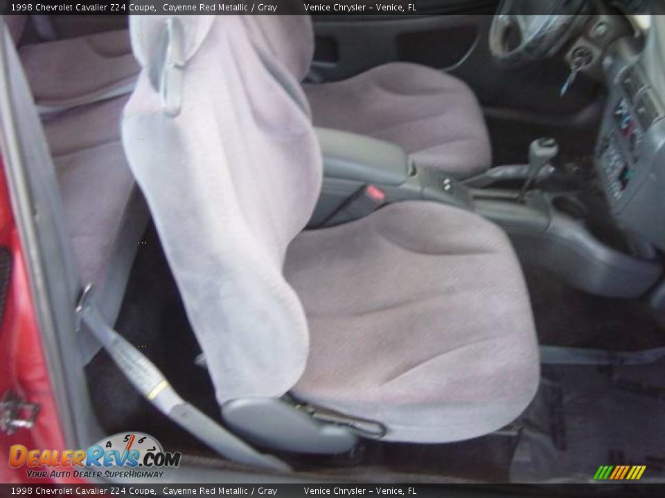 1998 Chevrolet Cavalier Z24 Coupe Cayenne Red Metallic / Gray Photo #18