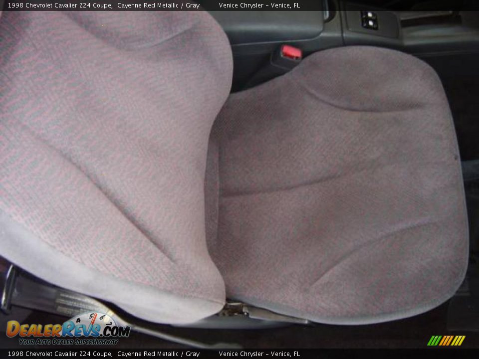 1998 Chevrolet Cavalier Z24 Coupe Cayenne Red Metallic / Gray Photo #20