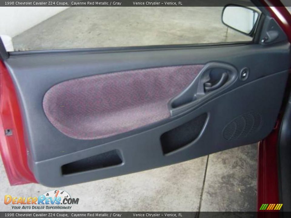 1998 Chevrolet Cavalier Z24 Coupe Cayenne Red Metallic / Gray Photo #23