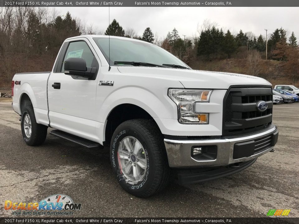 Front 3/4 View of 2017 Ford F150 XL Regular Cab 4x4 Photo #3