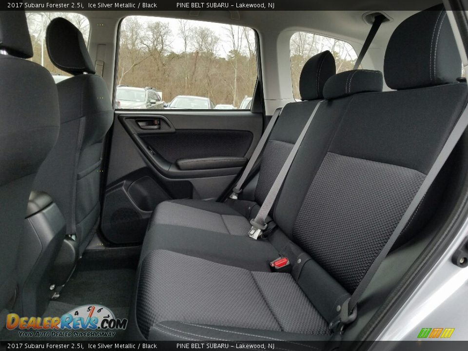 2017 Subaru Forester 2.5i Ice Silver Metallic / Black Photo #6