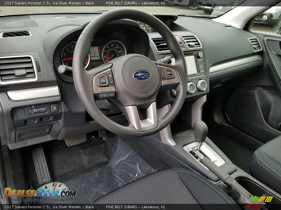 2017 Subaru Forester 2.5i Ice Silver Metallic / Black Photo #7