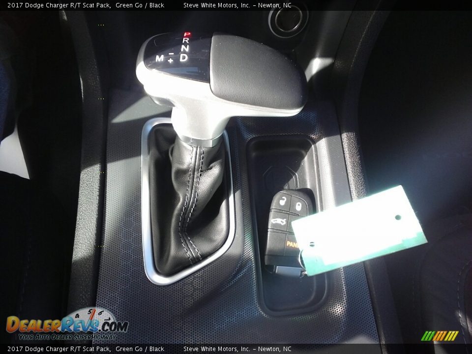 2017 Dodge Charger R/T Scat Pack Shifter Photo #22