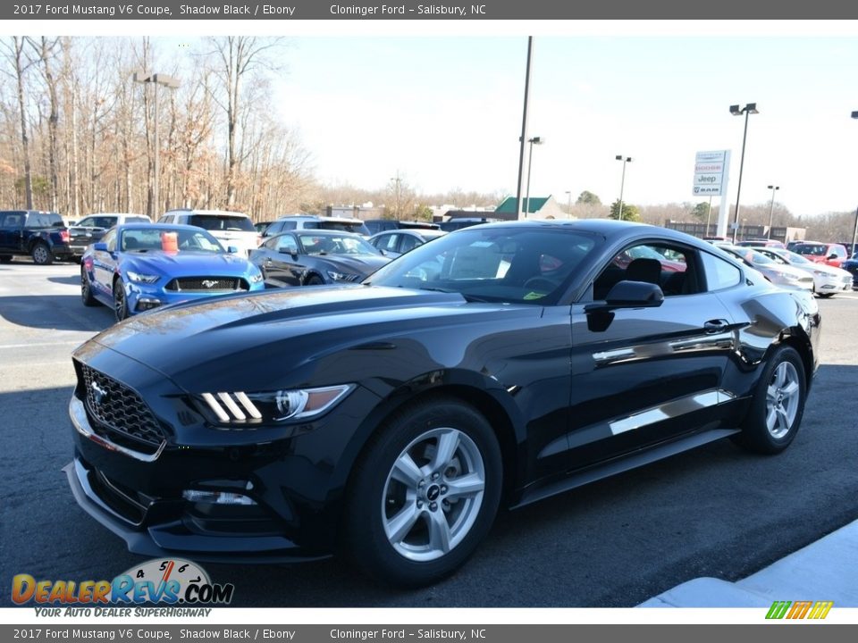 Front 3/4 View of 2017 Ford Mustang V6 Coupe Photo #3