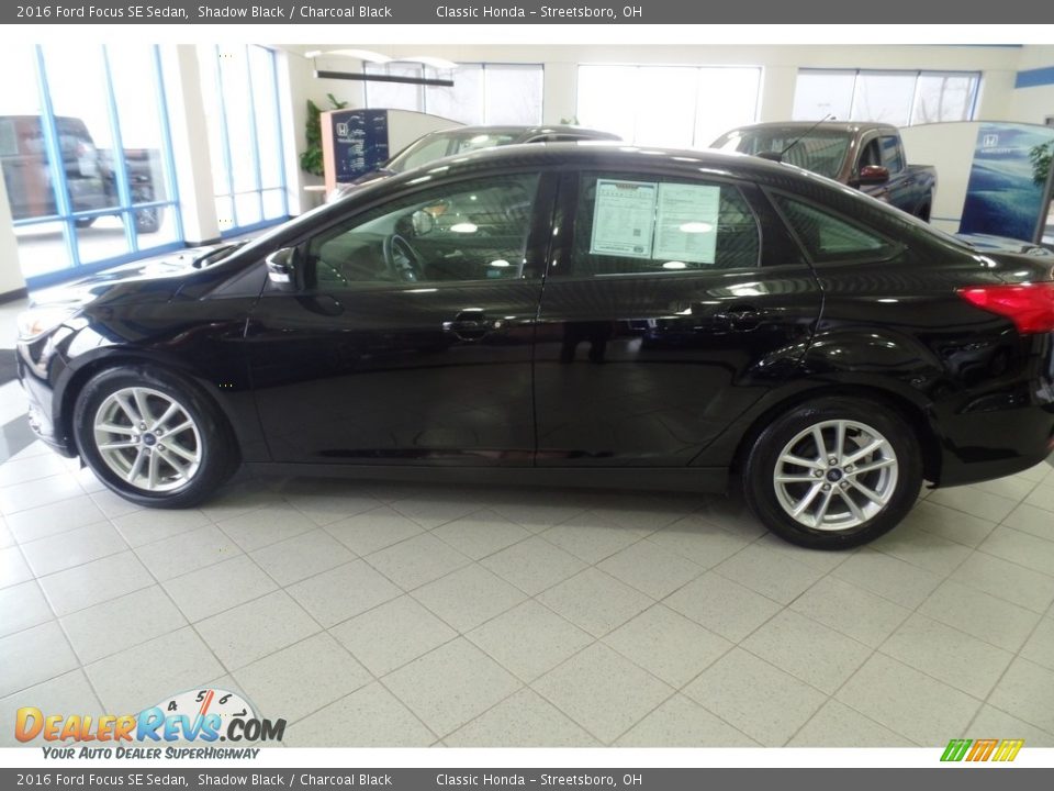 2016 Ford Focus SE Sedan Shadow Black / Charcoal Black Photo #10