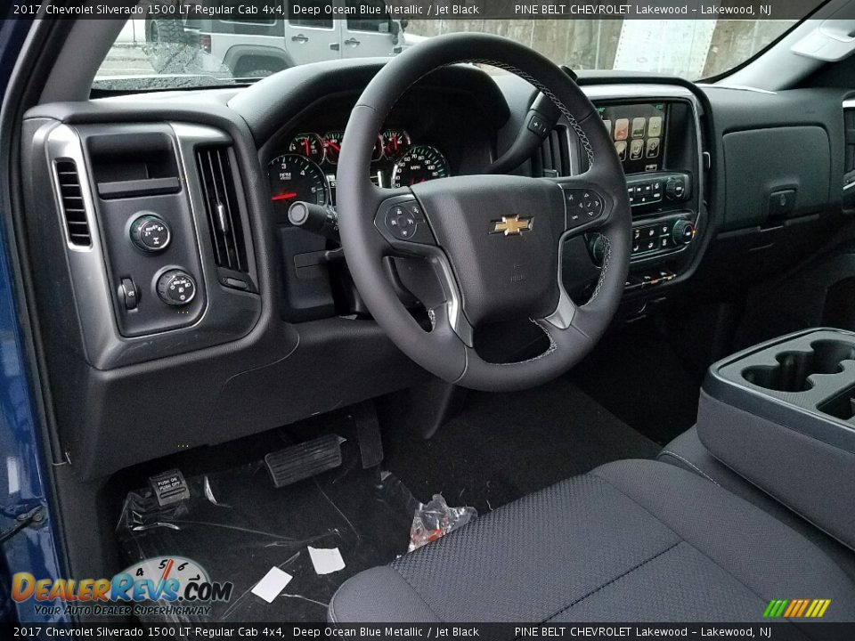 Front Seat of 2017 Chevrolet Silverado 1500 LT Regular Cab 4x4 Photo #7