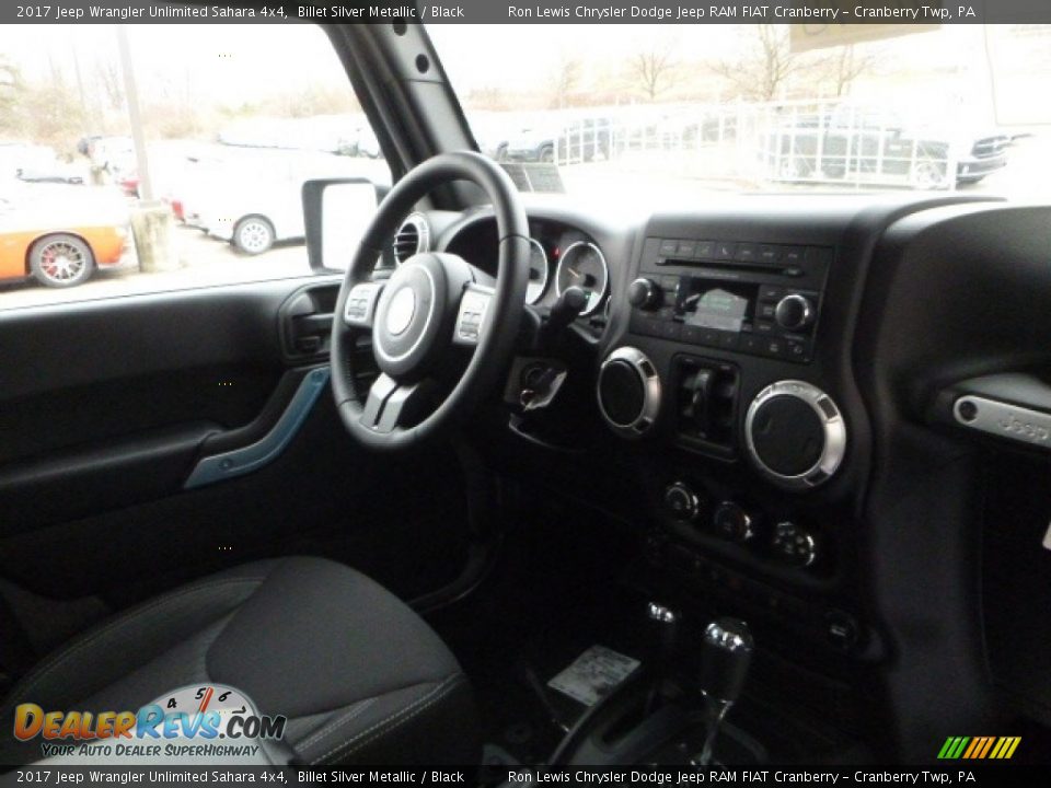 2017 Jeep Wrangler Unlimited Sahara 4x4 Billet Silver Metallic / Black Photo #8