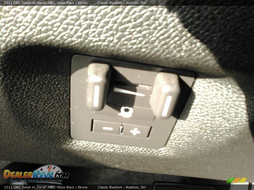 2011 GMC Yukon XL Denali AWD Onyx Black / Ebony Photo #9