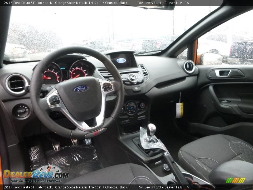 Charcoal Black Interior - 2017 Ford Fiesta ST Hatchback Photo #14