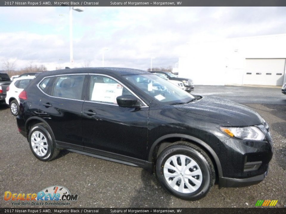 2017 Nissan Rogue S AWD Magnetic Black / Charcoal Photo #1