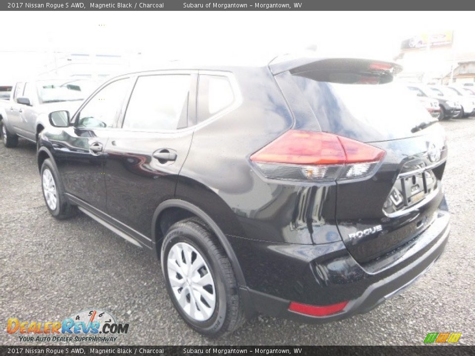 2017 Nissan Rogue S AWD Magnetic Black / Charcoal Photo #9