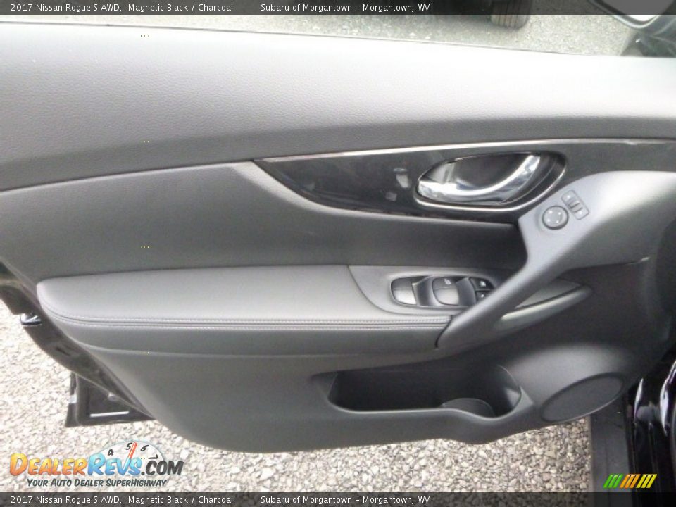 2017 Nissan Rogue S AWD Magnetic Black / Charcoal Photo #13
