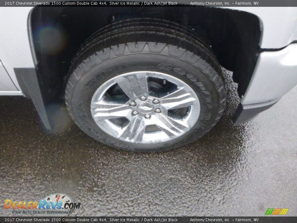2017 Chevrolet Silverado 1500 Custom Double Cab 4x4 Silver Ice Metallic / Dark Ash/Jet Black Photo #2