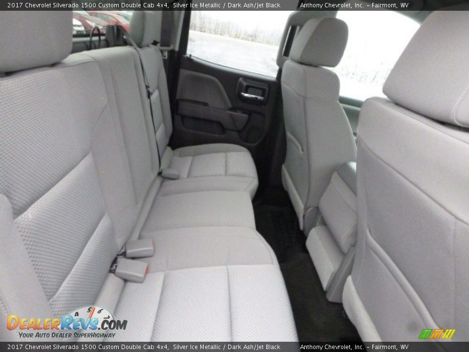 2017 Chevrolet Silverado 1500 Custom Double Cab 4x4 Silver Ice Metallic / Dark Ash/Jet Black Photo #5