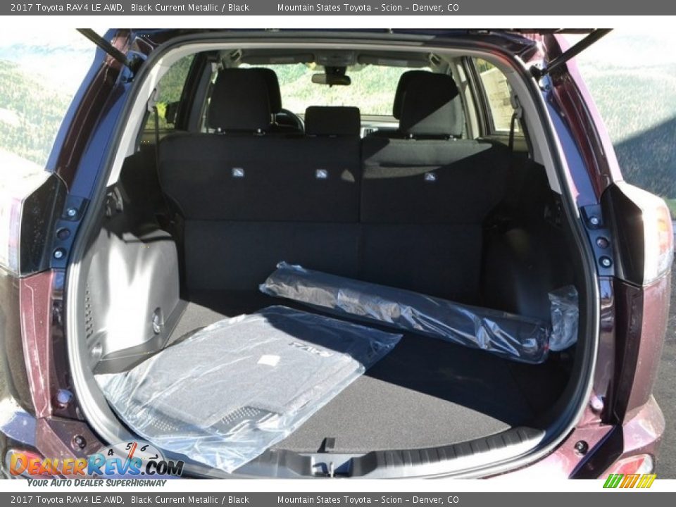 2017 Toyota RAV4 LE AWD Black Current Metallic / Black Photo #8