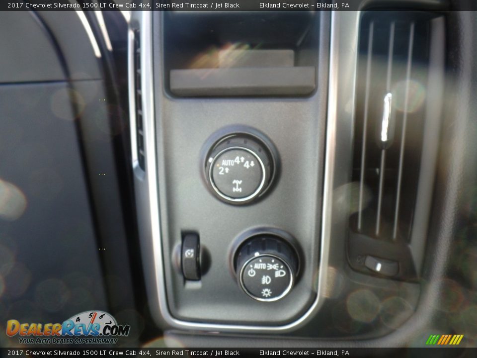 2017 Chevrolet Silverado 1500 LT Crew Cab 4x4 Siren Red Tintcoat / Jet Black Photo #22