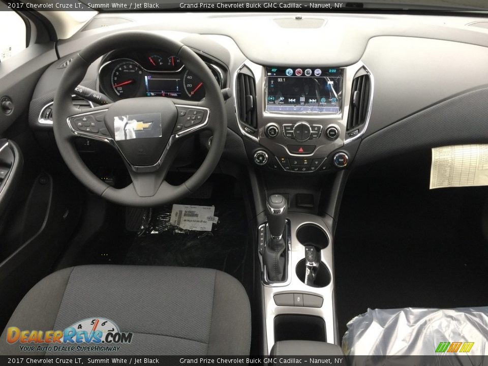 2017 Chevrolet Cruze LT Summit White / Jet Black Photo #8