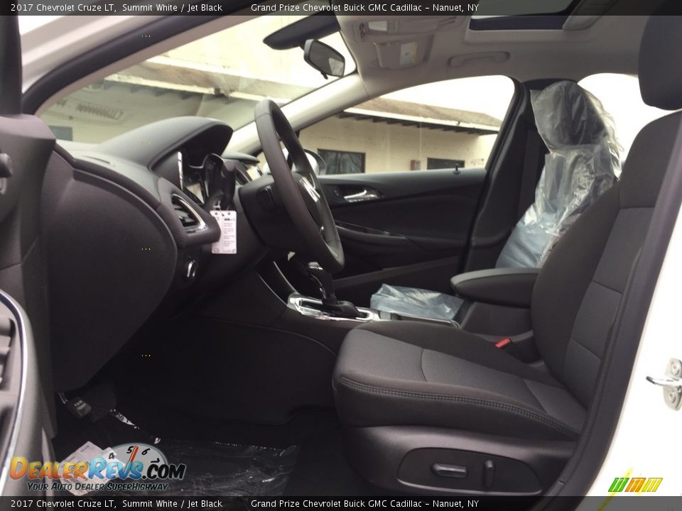 2017 Chevrolet Cruze LT Summit White / Jet Black Photo #9