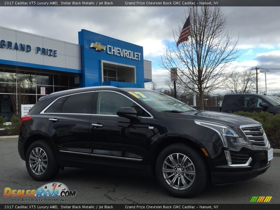 2017 Cadillac XT5 Luxury AWD Stellar Black Metallic / Jet Black Photo #4