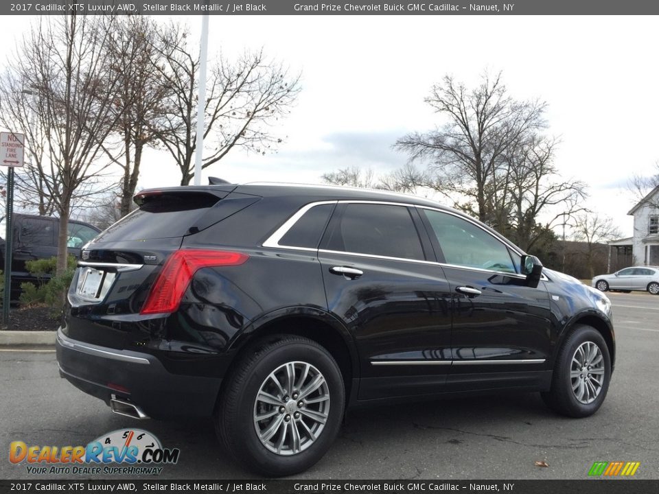 2017 Cadillac XT5 Luxury AWD Stellar Black Metallic / Jet Black Photo #5