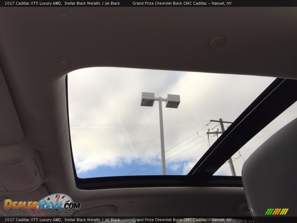 2017 Cadillac XT5 Luxury AWD Stellar Black Metallic / Jet Black Photo #15