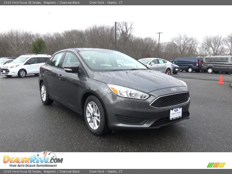 2016 Ford Focus SE Sedan Magnetic / Charcoal Black Photo #1
