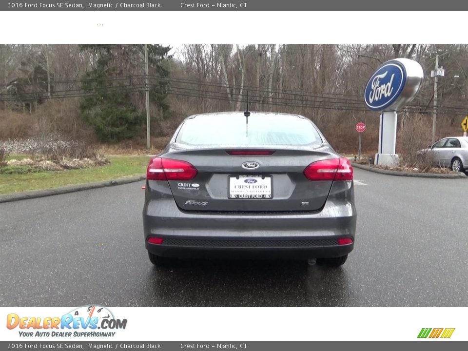 2016 Ford Focus SE Sedan Magnetic / Charcoal Black Photo #6