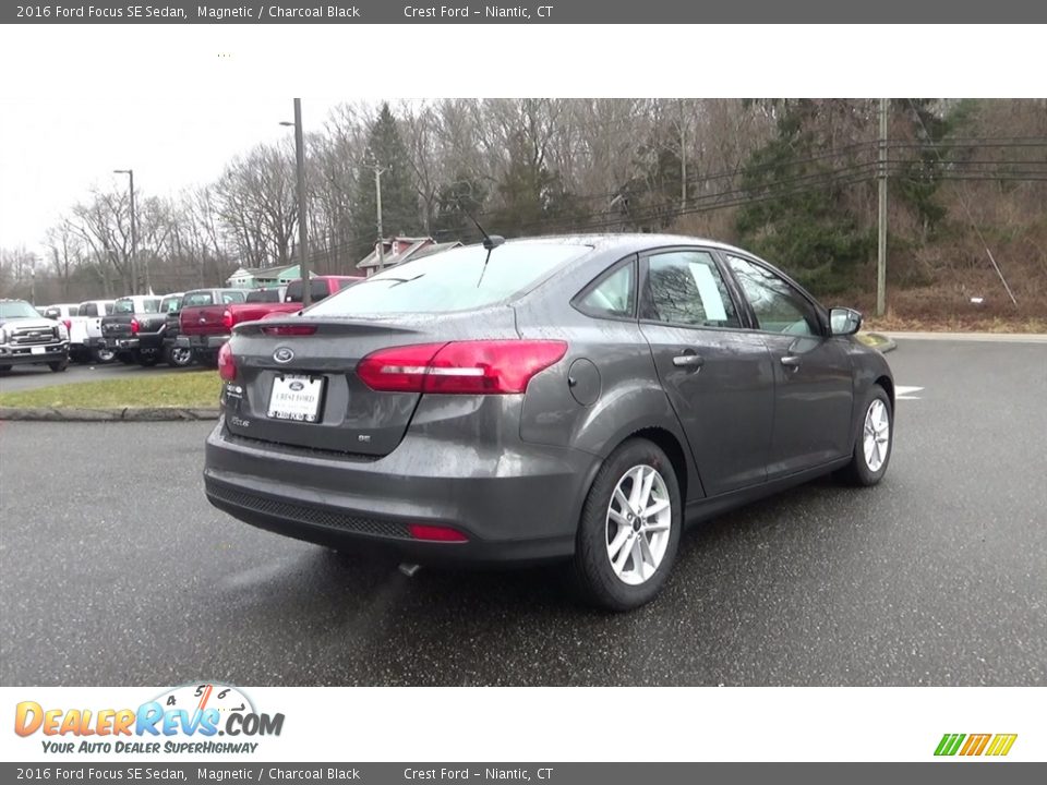 2016 Ford Focus SE Sedan Magnetic / Charcoal Black Photo #7