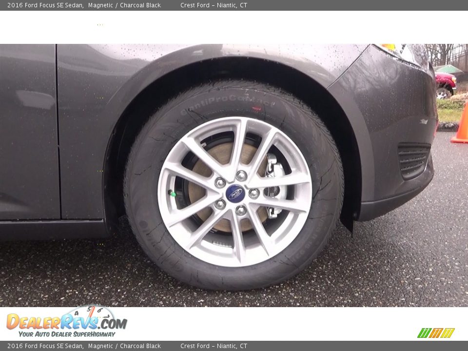 2016 Ford Focus SE Sedan Magnetic / Charcoal Black Photo #25